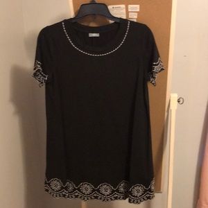 VIZIO BLACK AND WHITE TUNIC